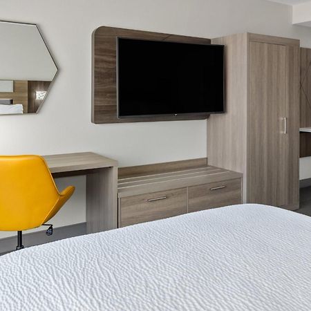 Holiday Inn Express & Suites Waynesboro East Bagian luar foto