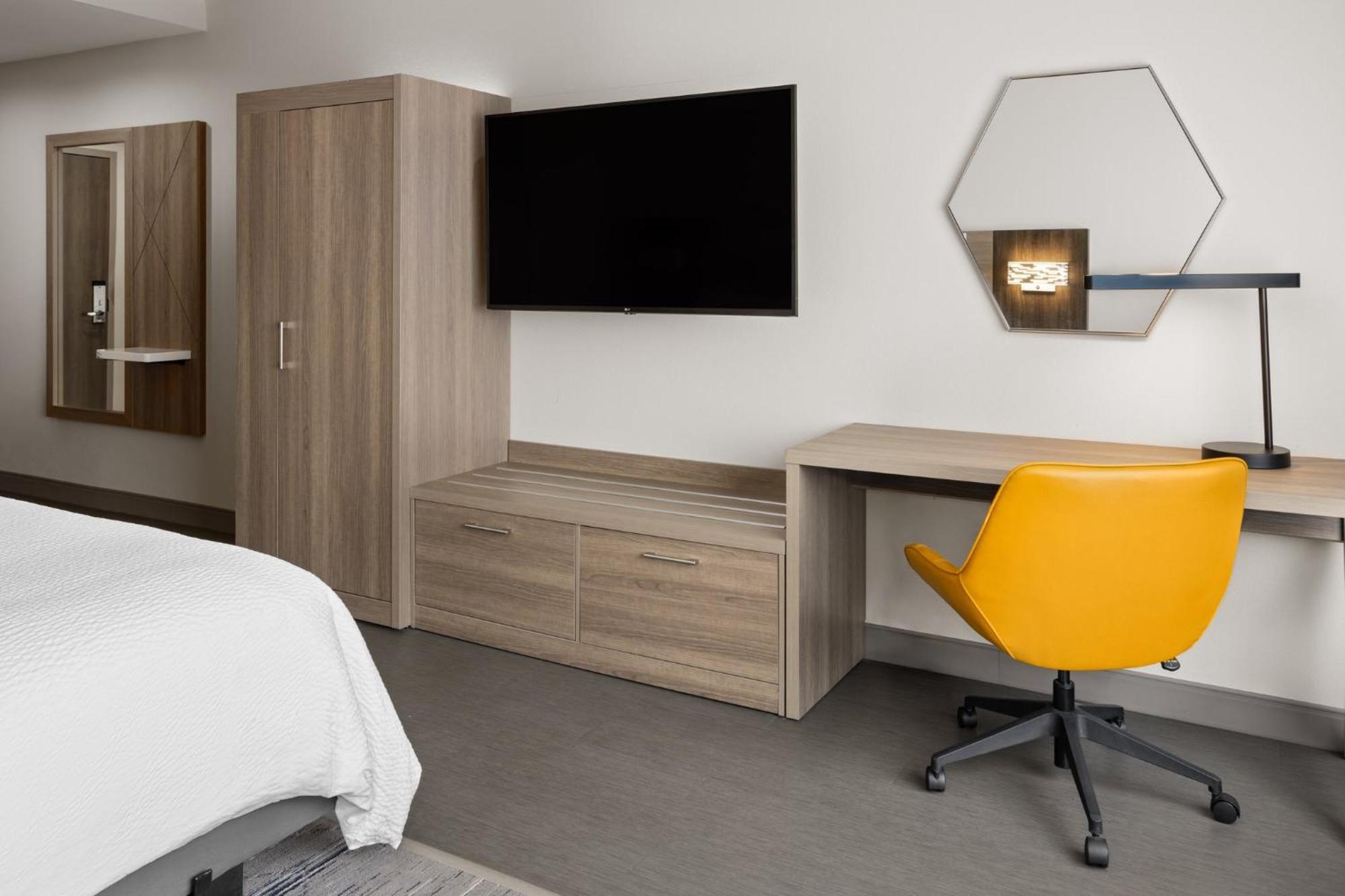 Holiday Inn Express & Suites Waynesboro East Bagian luar foto