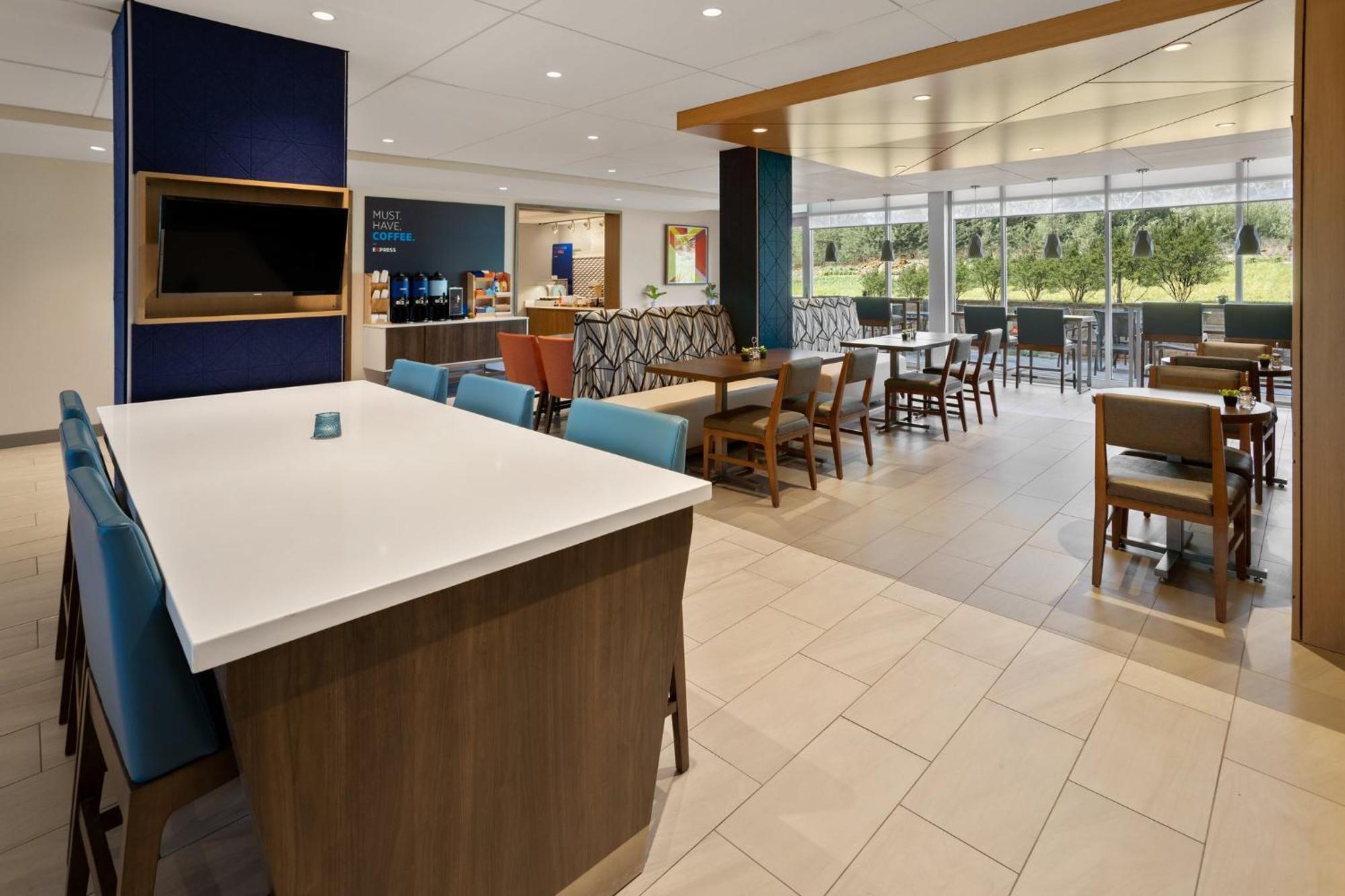 Holiday Inn Express & Suites Waynesboro East Bagian luar foto