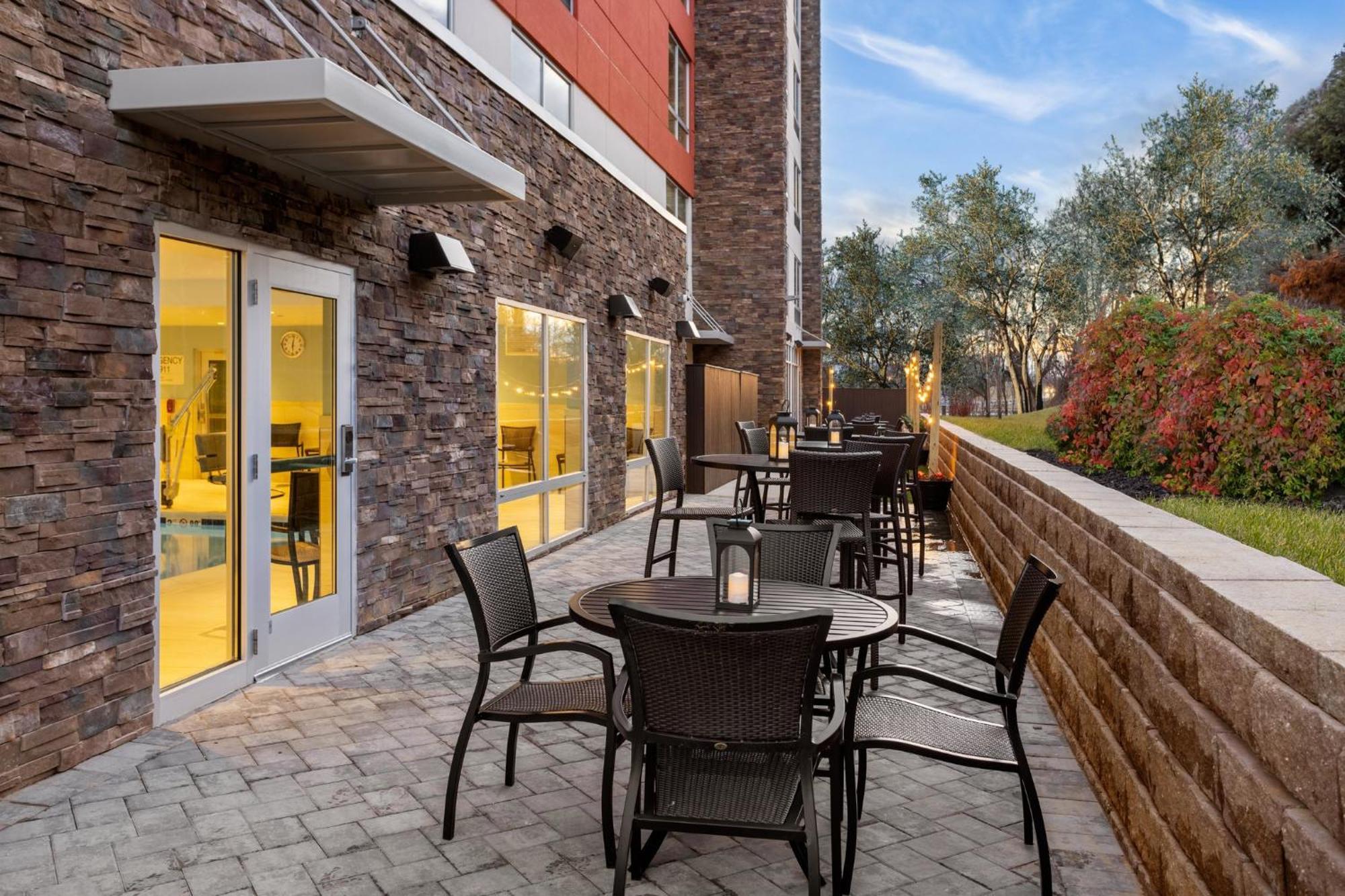 Holiday Inn Express & Suites Waynesboro East Bagian luar foto