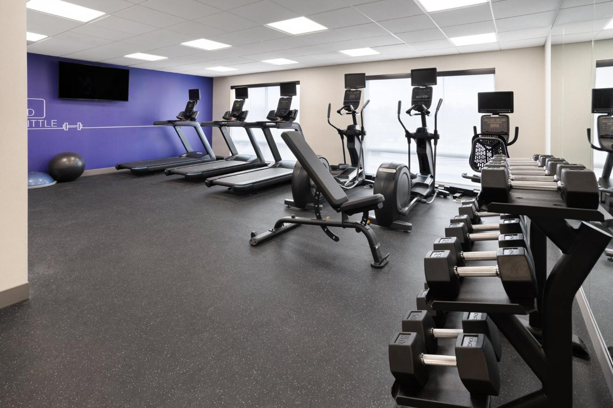 Holiday Inn Express & Suites Waynesboro East Bagian luar foto
