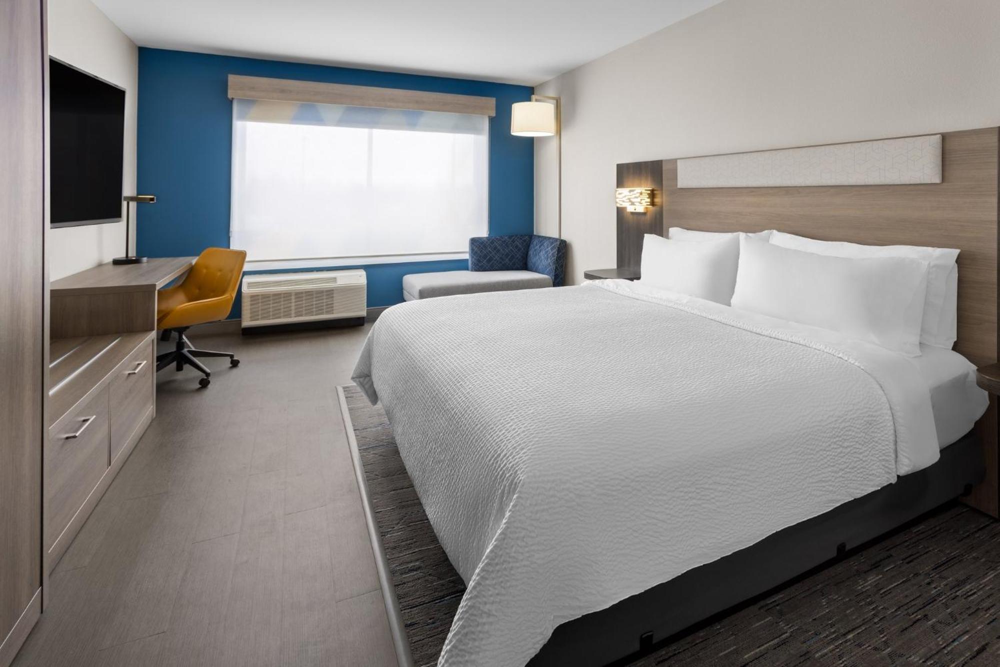 Holiday Inn Express & Suites Waynesboro East Bagian luar foto